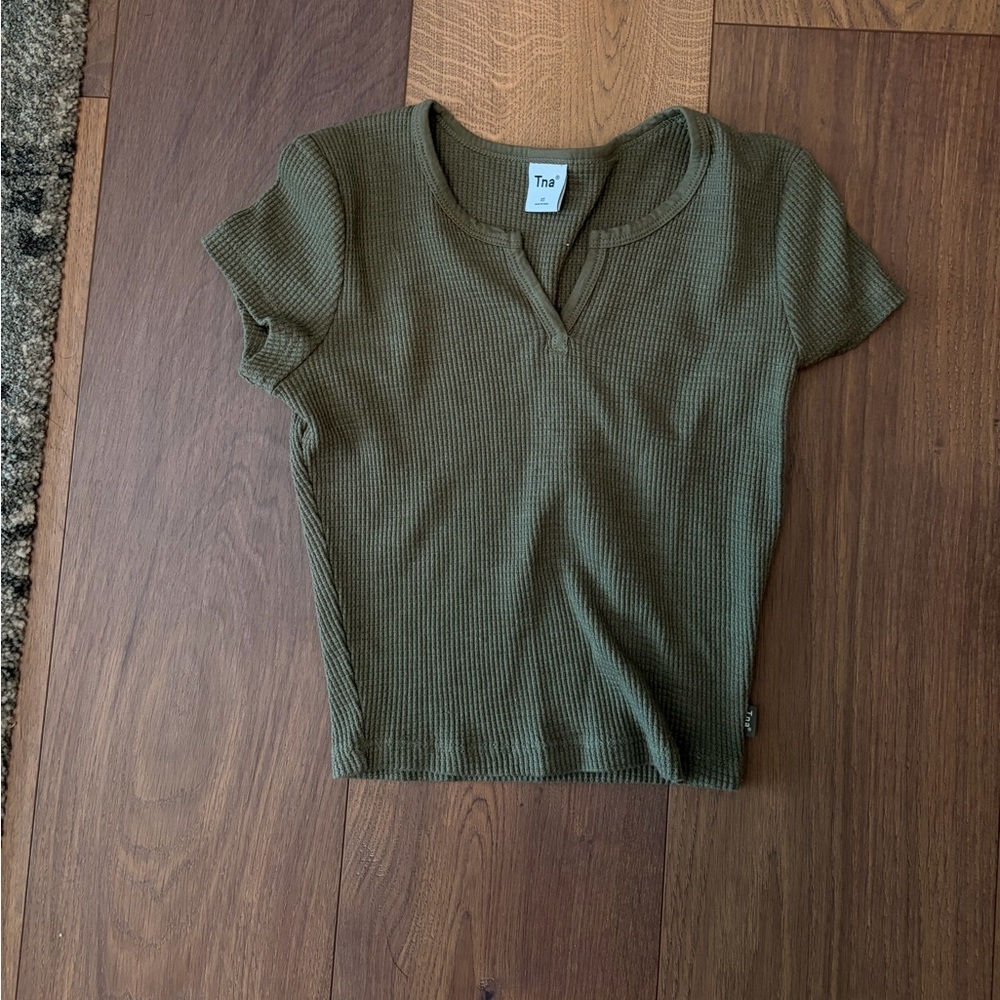 Aritzia Tee - Picture 2 of 3
